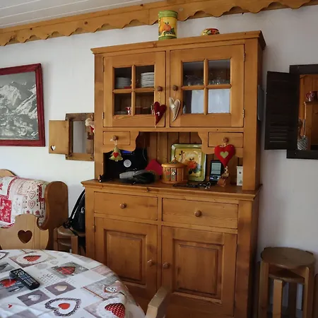 2 Pièces Cabine, 6 Pers, Avec Parking Et Balcon à - Fr-1-263-167 Appartement